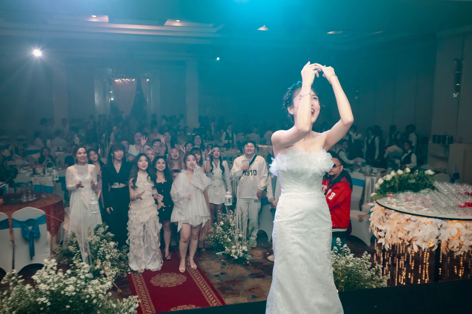 quay chụp ph&oacute;ng sự cưới